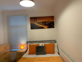 Central Stratford Cozy Double Room